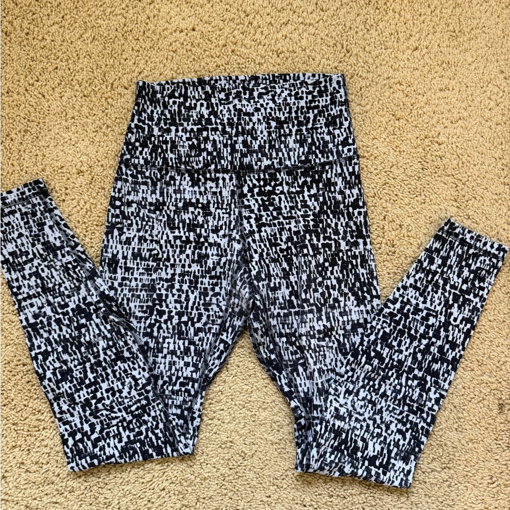 Lululemon align Black and White Patterned Leggings 27”